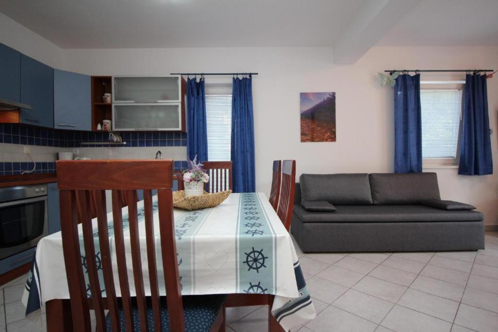 Apartmani Zec Šilo Eksteriør bilde