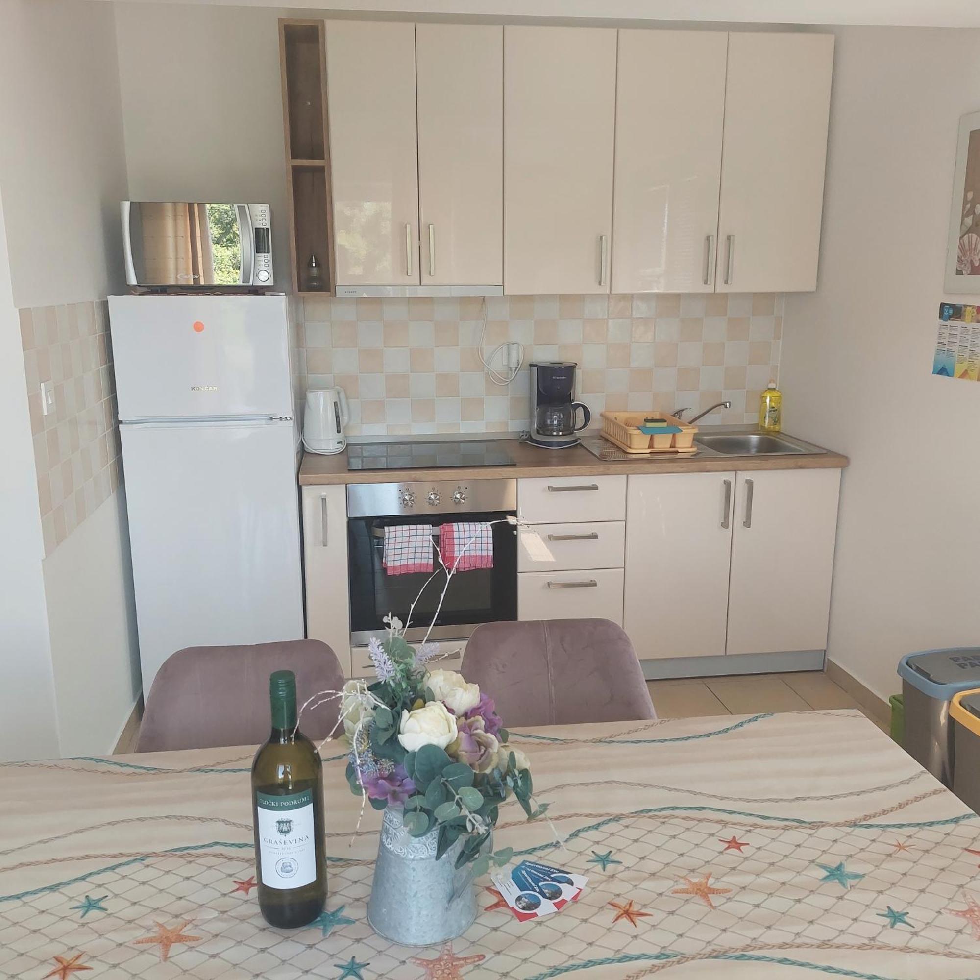 Apartmani Zec Šilo Eksteriør bilde
