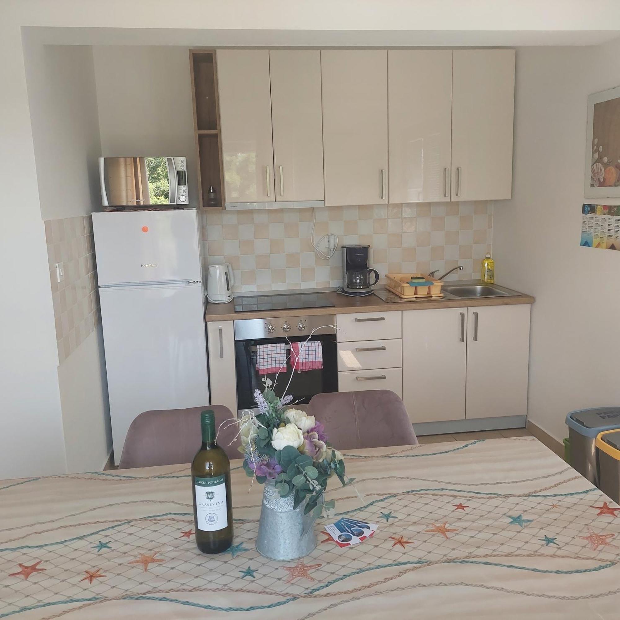 Apartmani Zec Šilo Eksteriør bilde